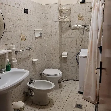 Ampio Bilocale Lungomare Levante Apartment *